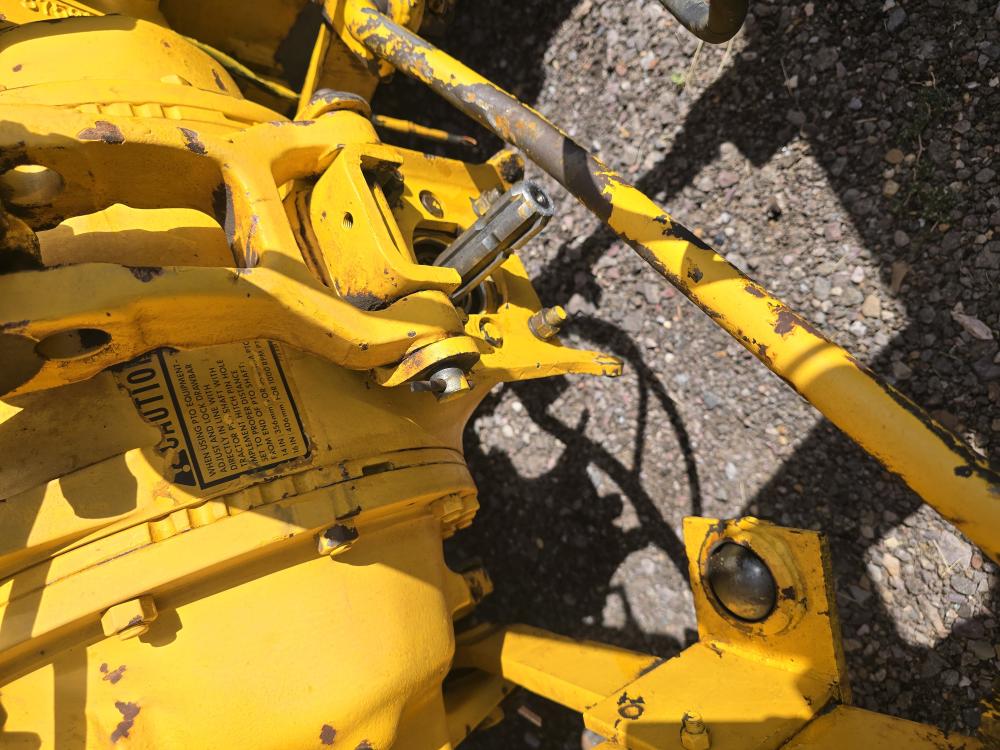 CARGADOR CON NIVELADORA