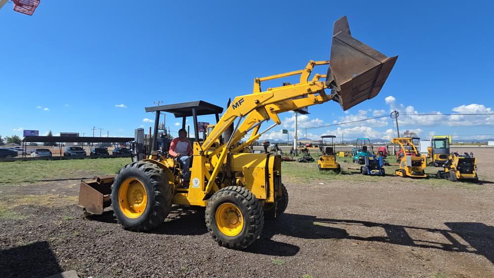CARGADOR CON NIVELADORA