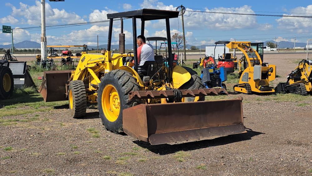 CARGADOR CON NIVELADORA