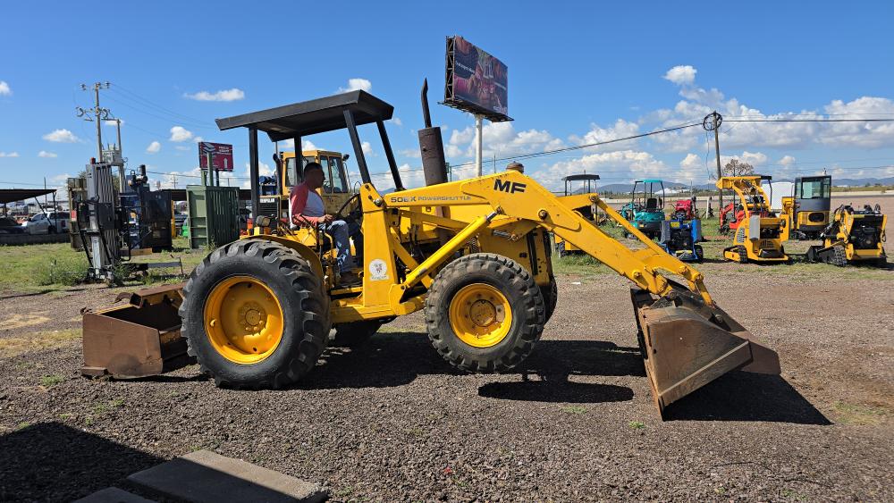 CARGADOR CON NIVELADORA