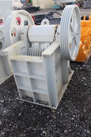 TRITURADORA DE PIEDRA TIPO QUIJADA
