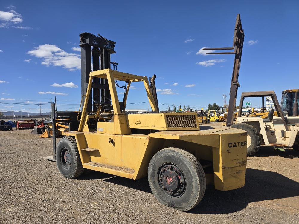 MONTACARGAS CAT. 15 TON. 