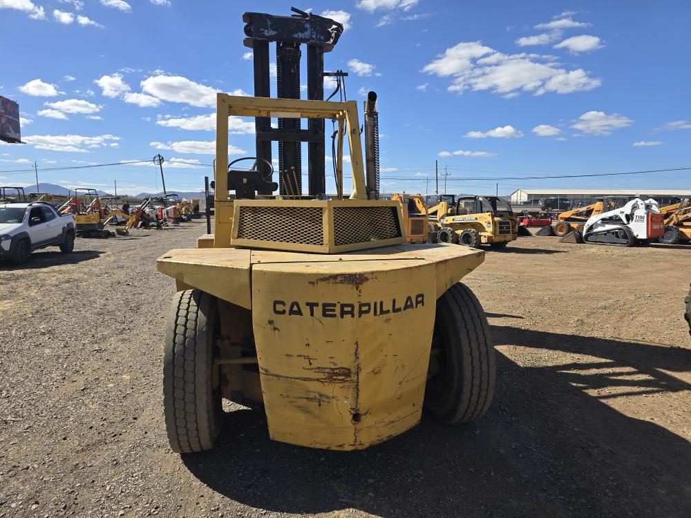 MONTACARGAS CAT. 15 TON. 