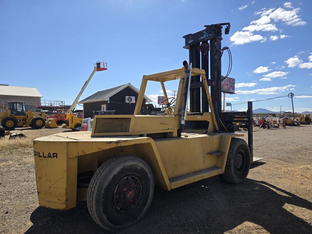 MONTACARGAS CAT. 15 TON. 