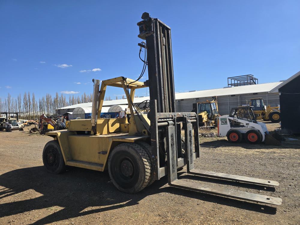 MONTACARGAS CAT. 15 TON. 