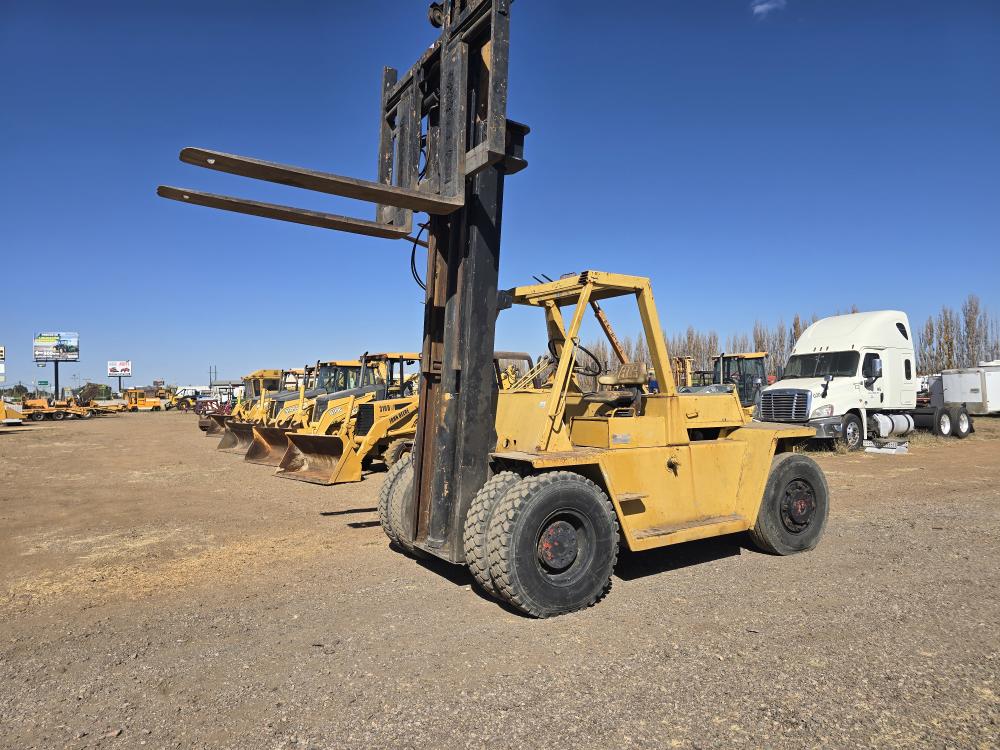 MONTACARGAS CAT. 15 TON. 