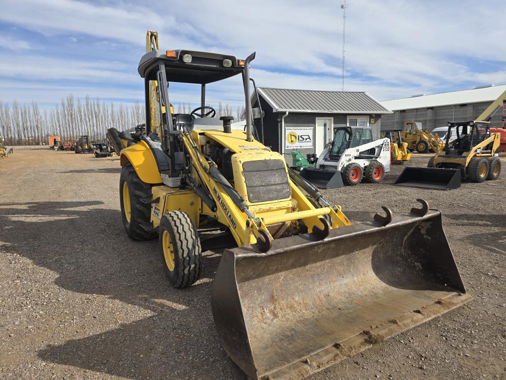 RETROEXCAVADORA NEWHOLLAN