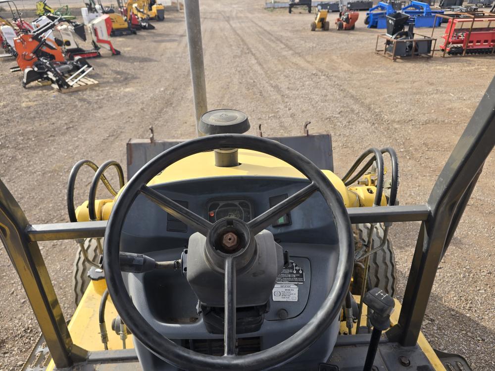 RETROEXCAVADORA NEWHOLLAN