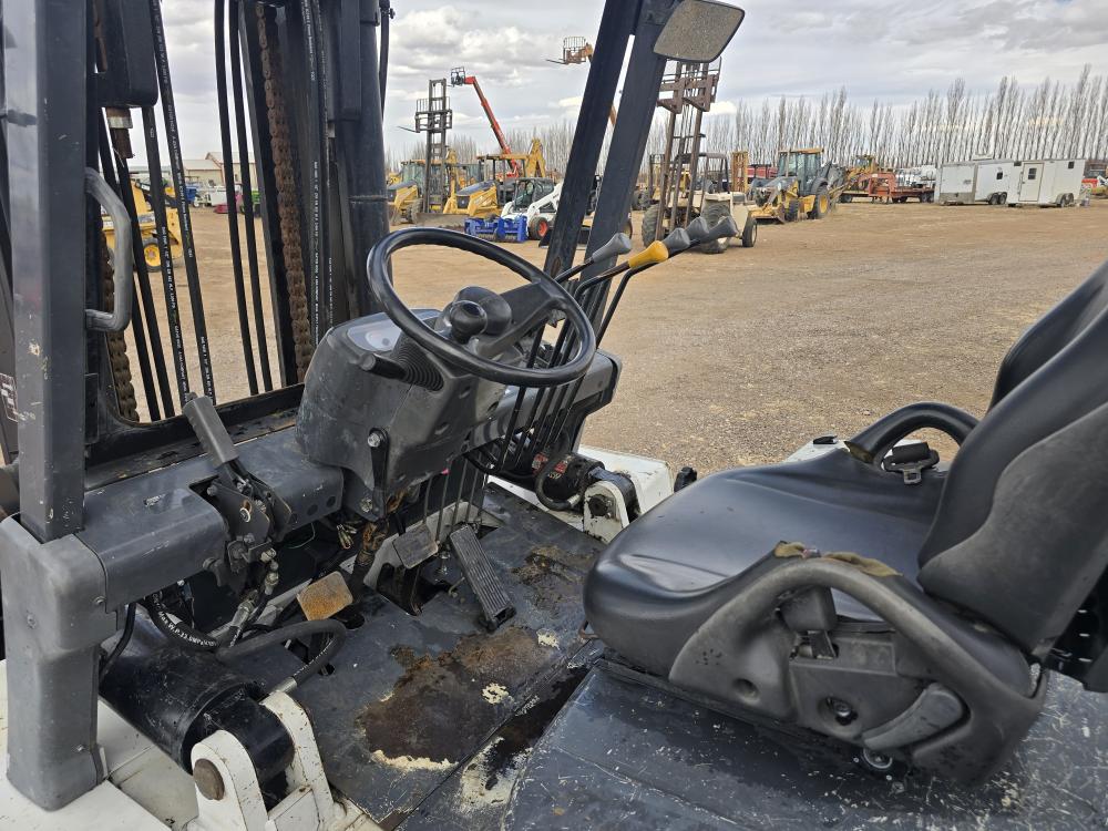 MONTACARGAS 15 MIL. LIBRAS